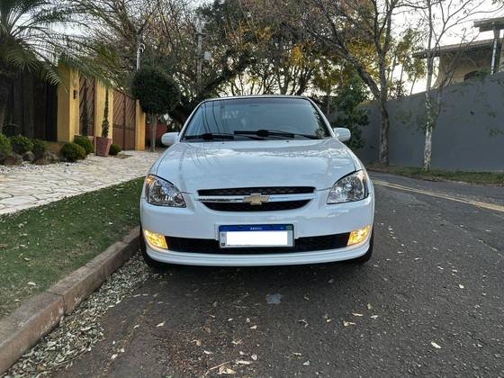 CHEVROLET CLASSIC 1.0 MPFI LS 8V FLEX 4P MANUAL CHEVROLET CLASSIC 1.0 MPFI LS 8V FLEX 4P MANUAL